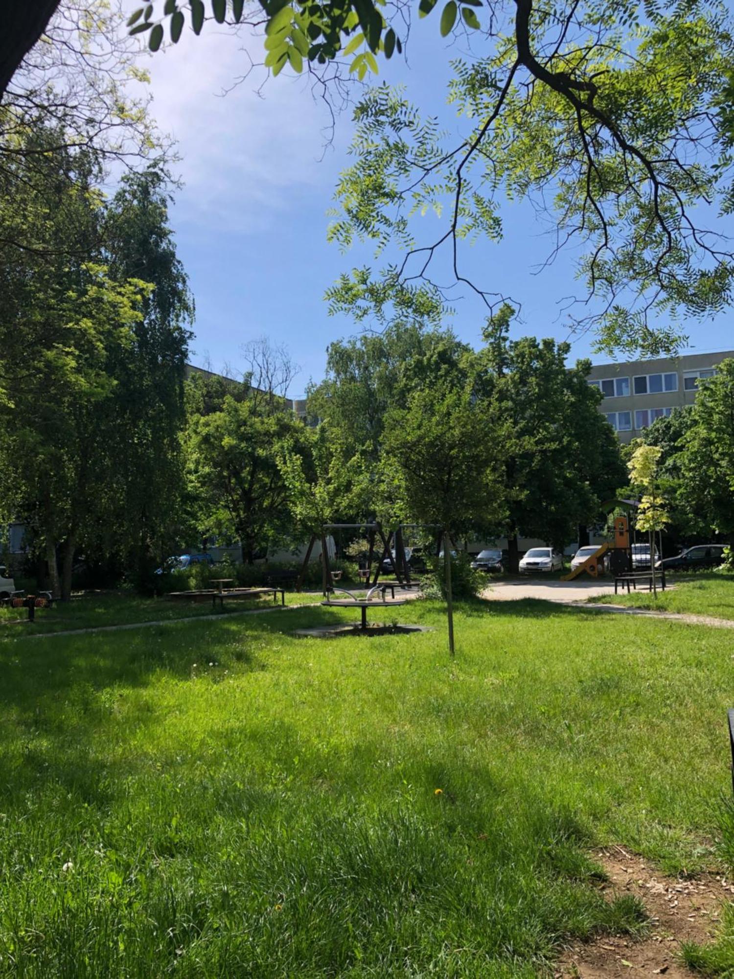 Juti Apartman Eger Exterior foto